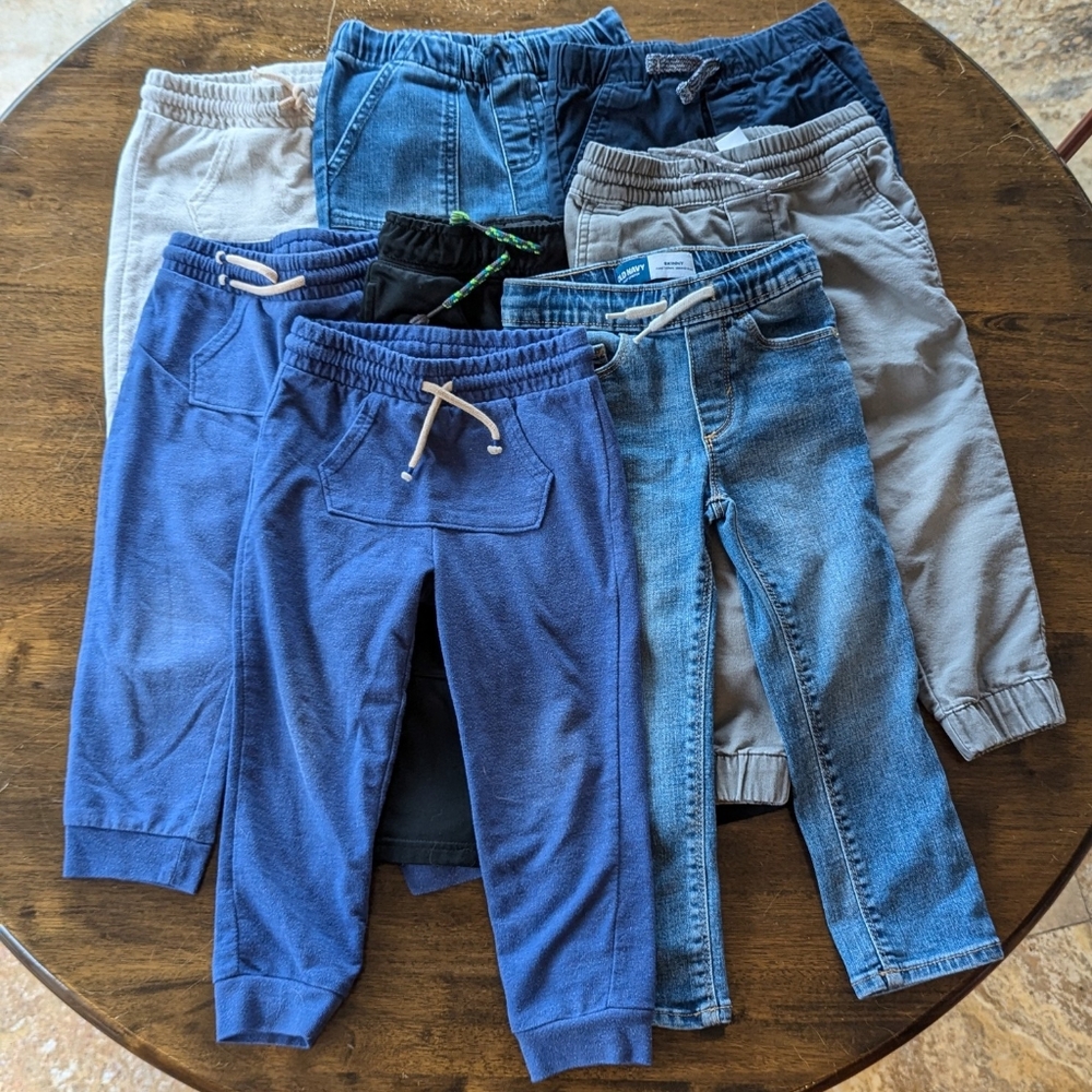 Bundle of 8 3T Jogger Pants